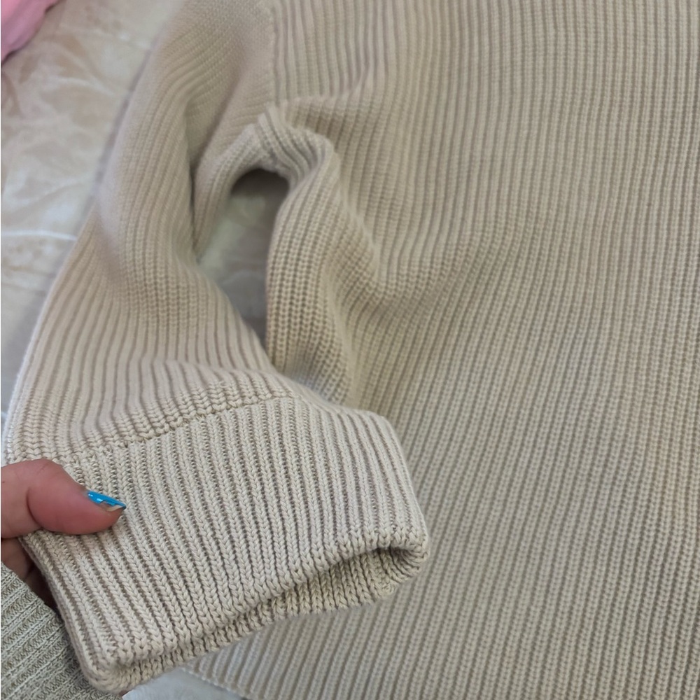 Edikted Sweater - Picture 6 of 7